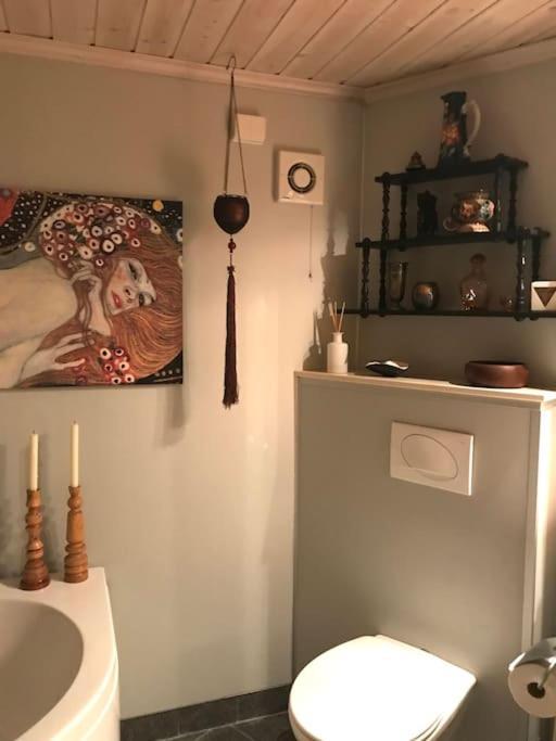 Sjarmerende hybel med eget bad og egen bakgård! Stavanger Eksteriør billede
